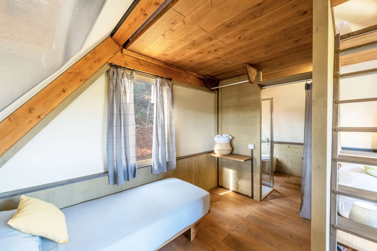 Lodge Tent Deluxe