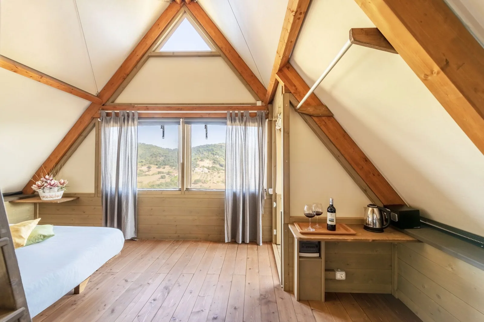 Lodge Tent Deluxe