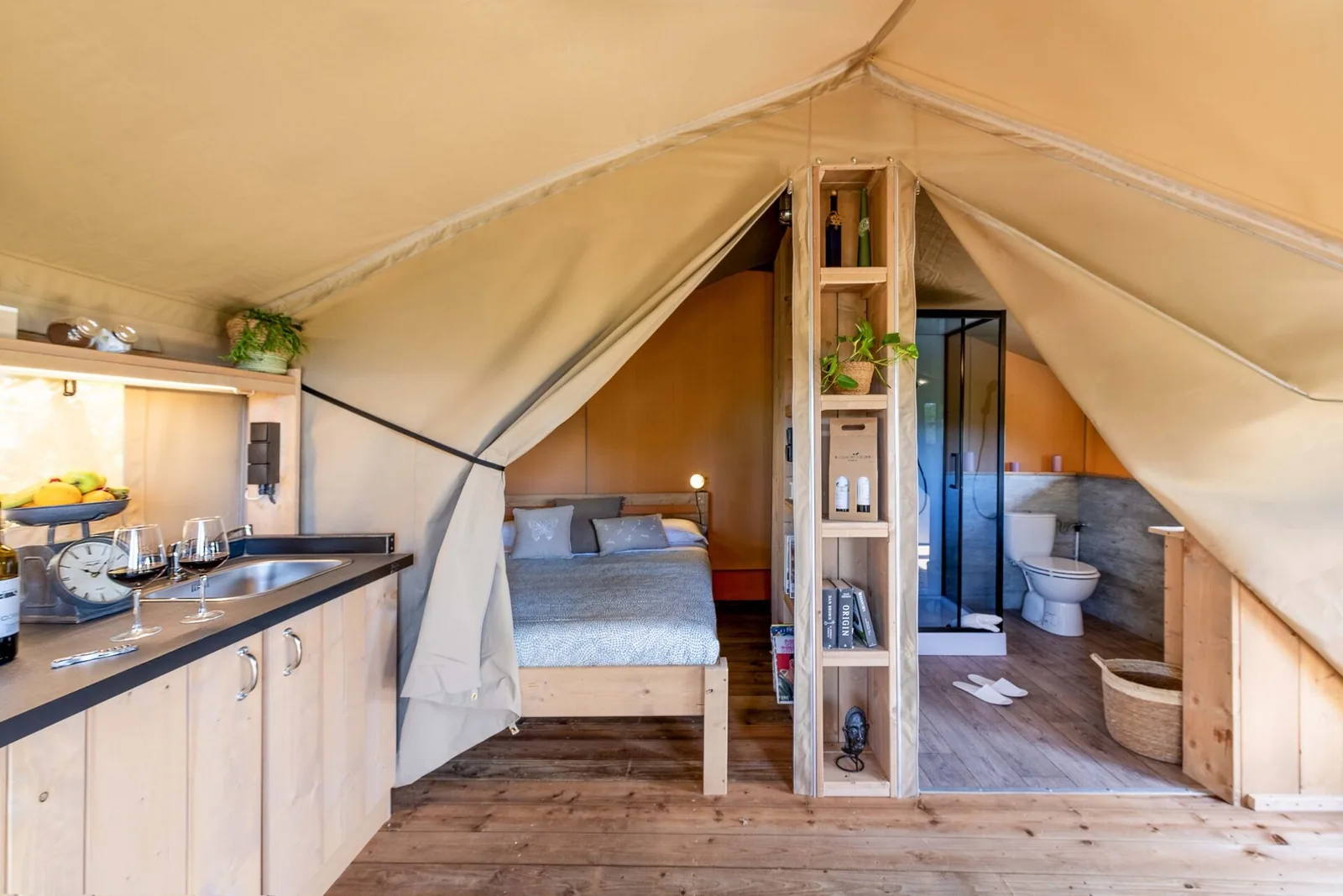 Safari Lodge Small